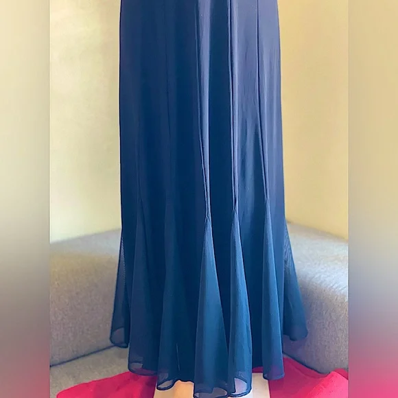 R&M Richards Evening Gown - Picture 12 of 13